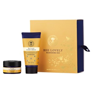 bee-lovely-nourishing-duo-with-products-large-8548